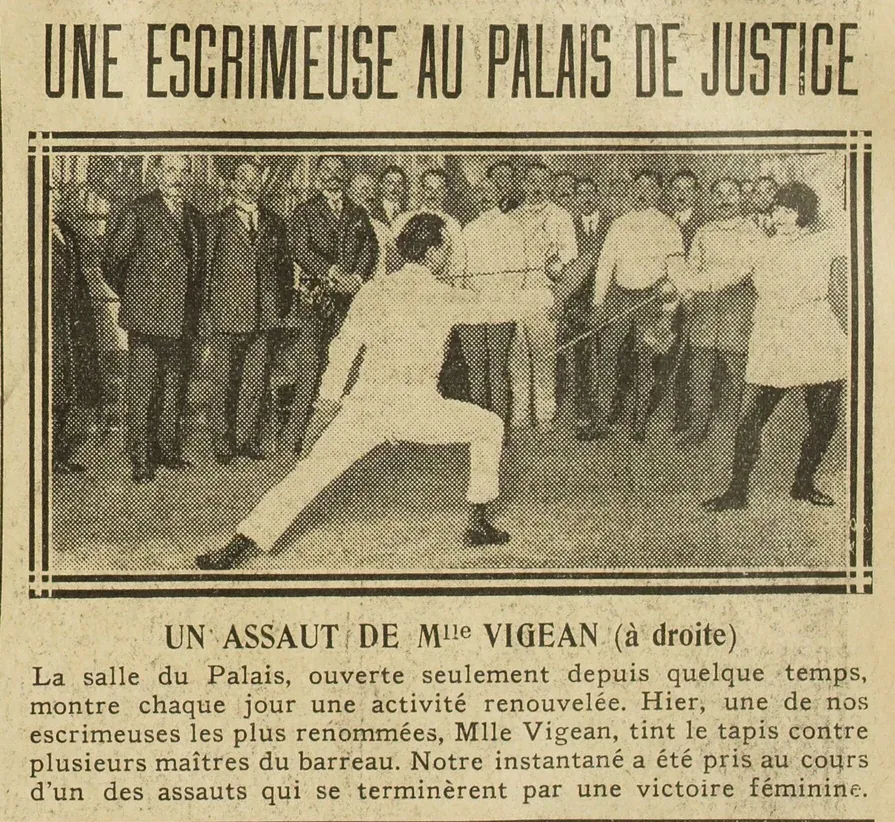 escrimeuse au Palais de justice