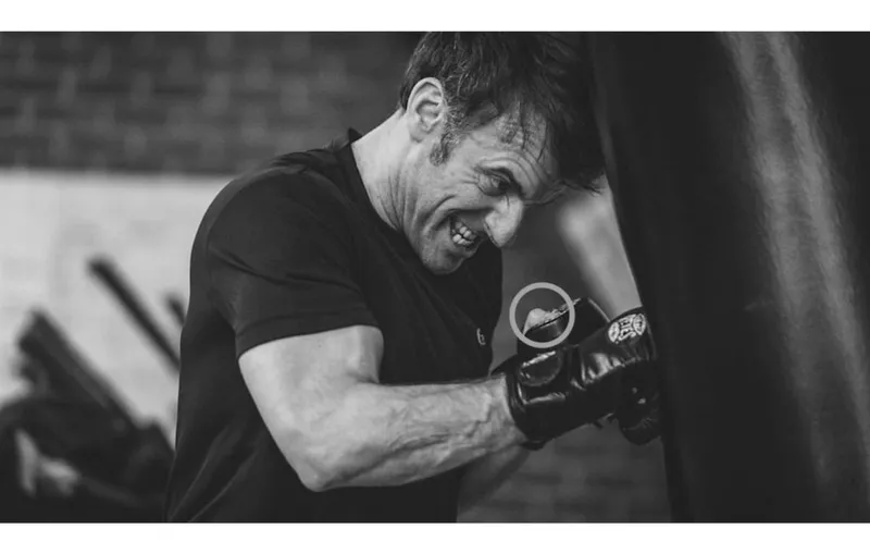 humor image Emmanuel Macron boxing 2