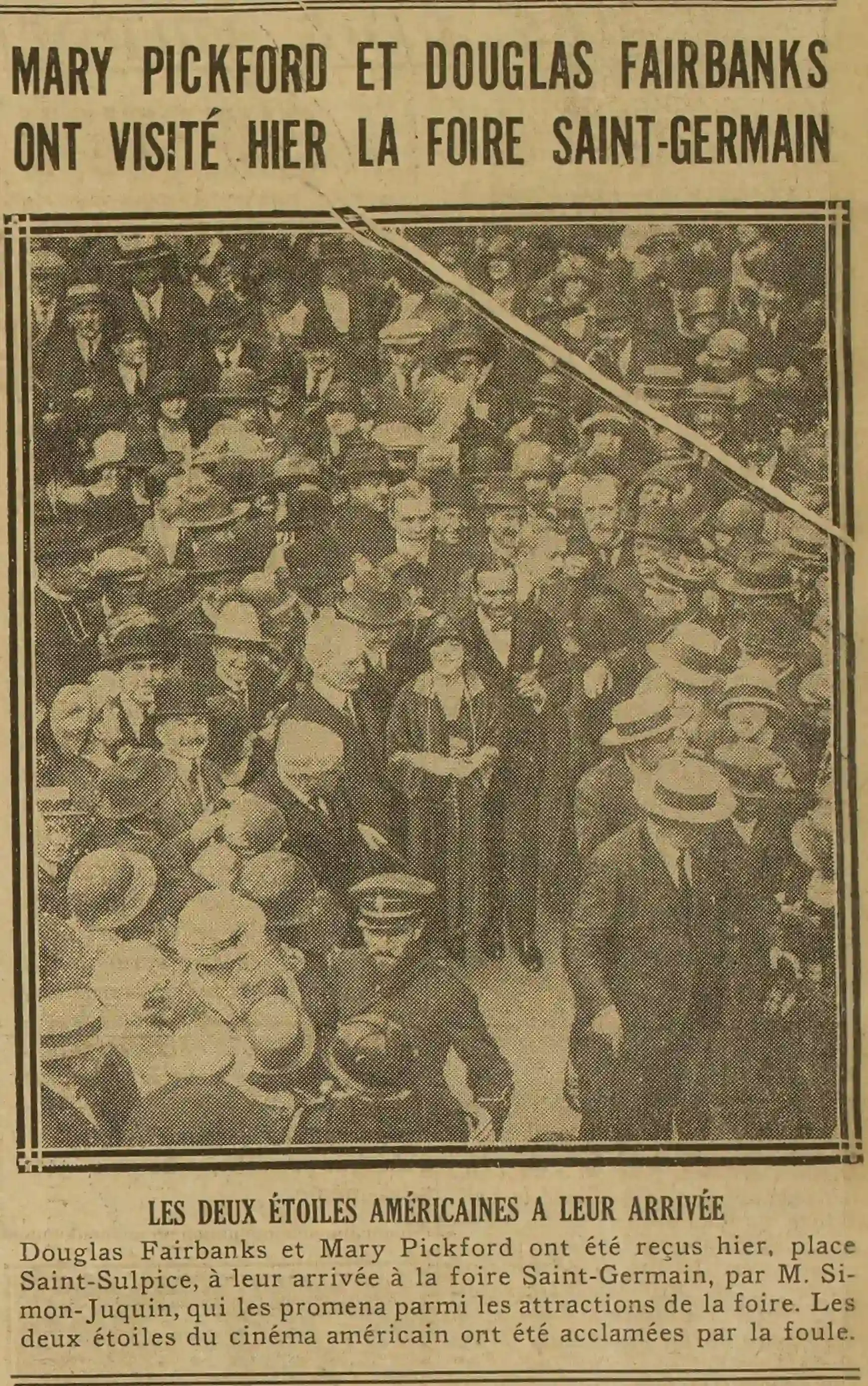 Marie Pickford et Douglas Fairbanks prennent un bain de foule à Paris