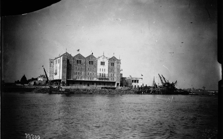 photo Lorient port de pêche de Keroman construction du frigorifique 1920 05